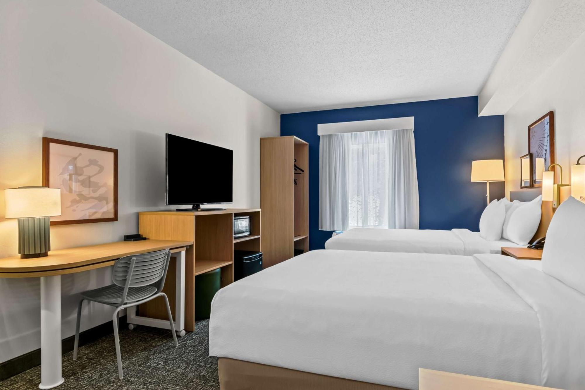 Spark By Hilton Hershey Near The Park Exterior photo