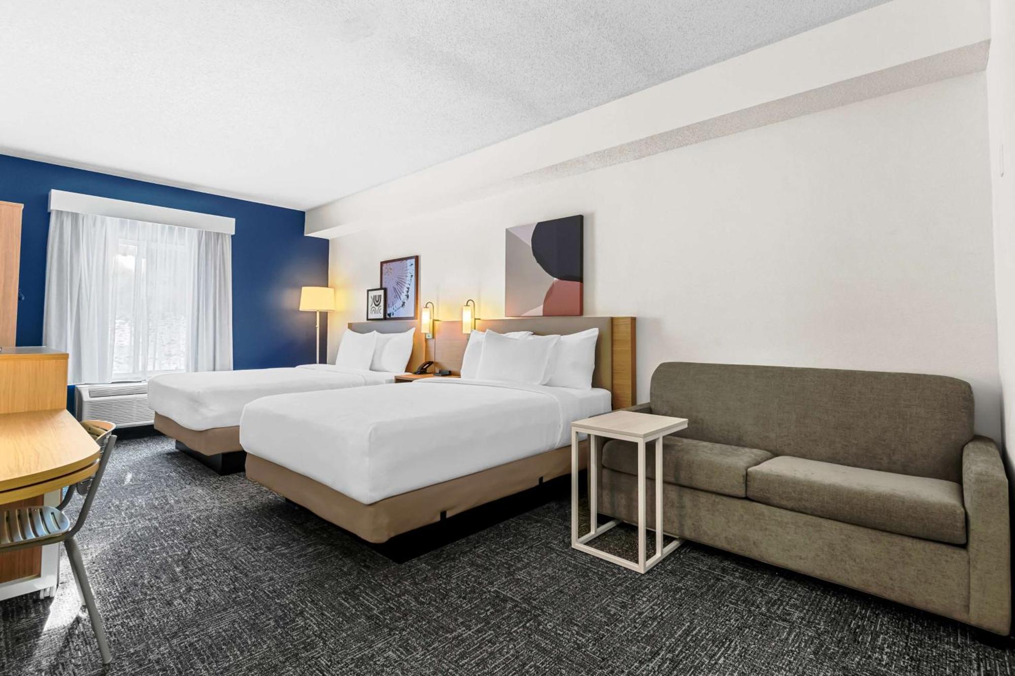 Spark By Hilton Hershey Near The Park Exterior photo