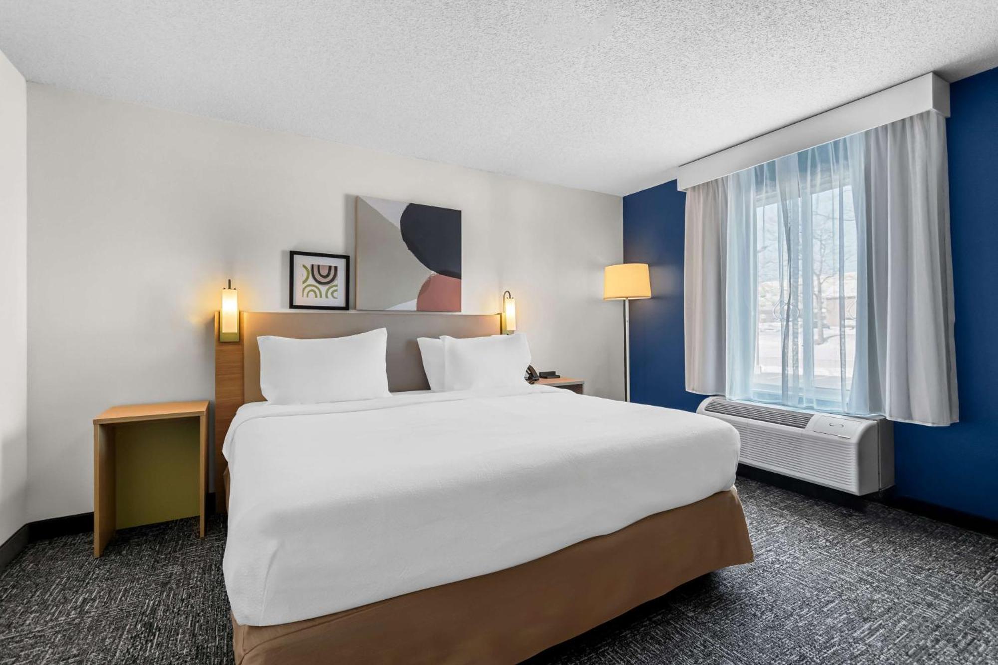 Spark By Hilton Hershey Near The Park Exterior photo
